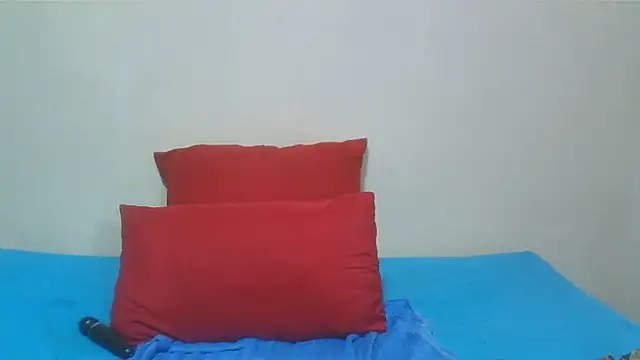 GAIGANTICBOOBS webcam