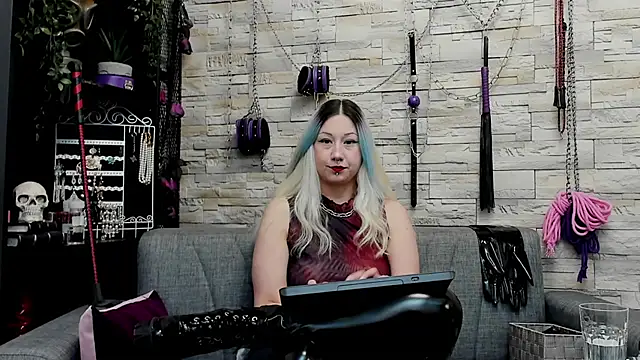 CruelMistress webcam