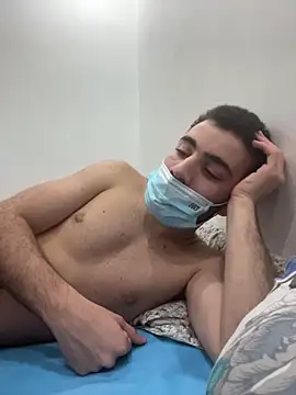 roland_alex1 (M twink) - (Carotte 🥕 / bottle) 2 fingers in ass