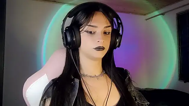 Dollbehavior_ webcam