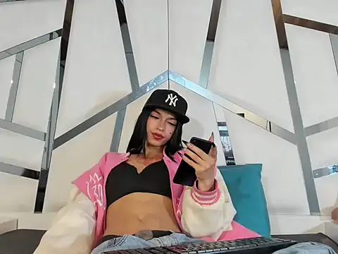 MeghanQueen__ webcam