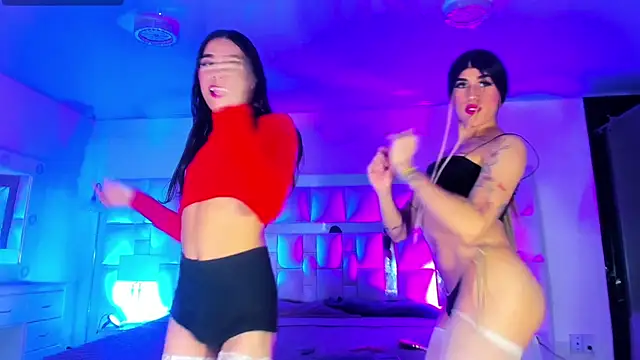 Alexa_and_Aranza_ webcam