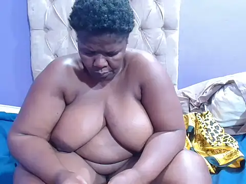 NaughtyChubbyZoe webcam