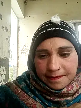 Cute-karisma1234 webcam