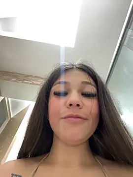 Alyshanon18 webcam