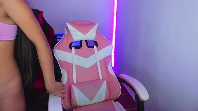 jessi_and_boy (Ask my age) - DEEP THROAT WITHOUT BRA