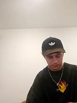 Agusstincitoo777 webcam