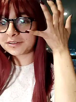 Webcam Model (littlevalerie)  is live.Free join now!