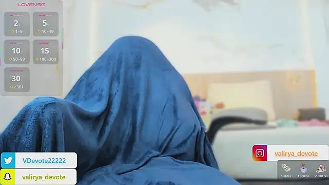 valirya_devote webcam