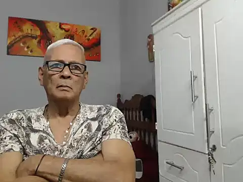 dirtysluttyfist webcam