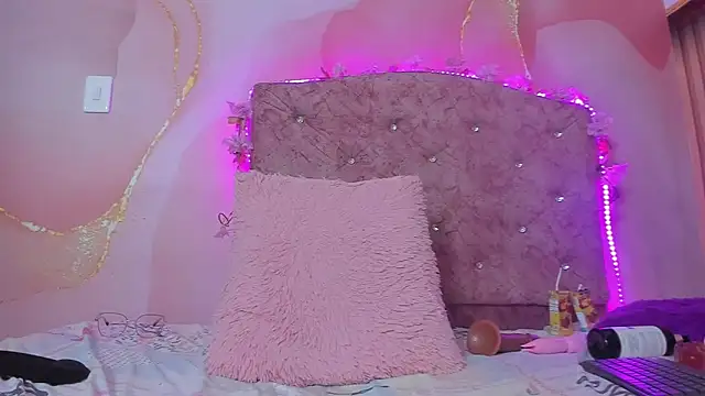 violet_taylor_ webcam