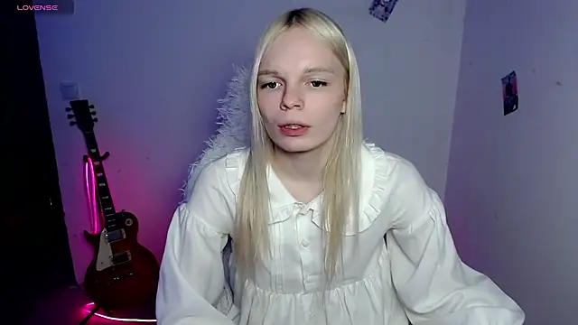 Emily_Nyaffee webcam