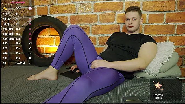 charlie_smiley - Charlie_smiley's free webcam - UK Sex Cams