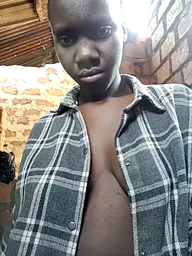 Black_juicy24 webcam