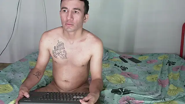 yair_and_camila (Ask my age) - doggy position