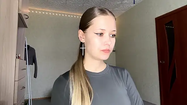 zaidaschwarten - ZaidaSchwarten's free webcam - UK Sex Cams