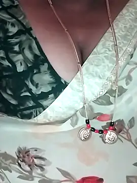 Webcam Model (Divyahoty)  is live.Free join now!