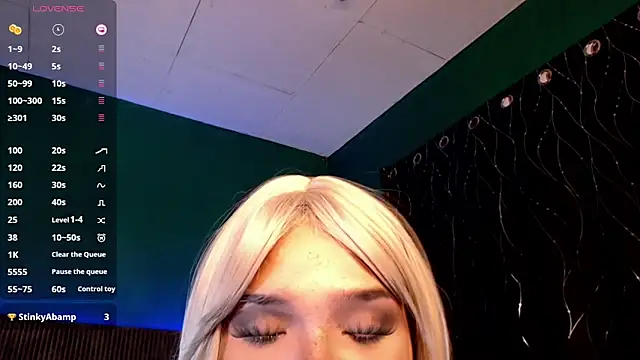 Queen_Rhiana_69 webcam