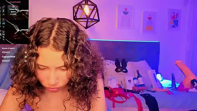 avans_15 (F teen) - show with a friend