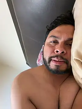 joselo8888 (Ask my age) - #black-hair #cam2cam #cheapest-privates #daddies #ejaculation #hd #latin #masturbation #medium #mexican #mobile #orgasm #small-audience #spanish-speaking #straight