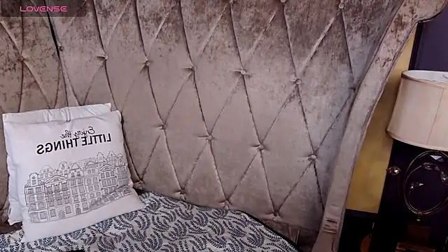 bustygizelle - BustyGizelle's free webcam - UK Sex Cams