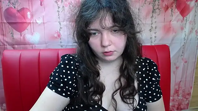 NeonilaLisova webcam