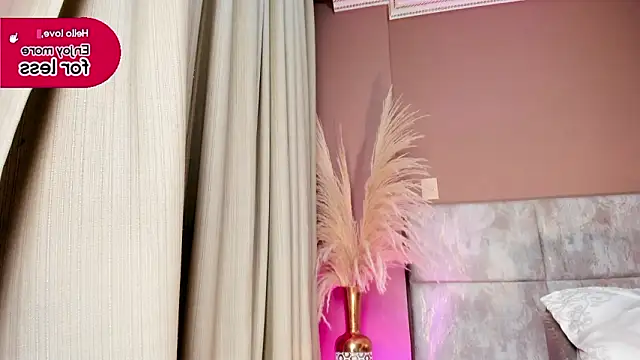 EllaVillaluna webcam