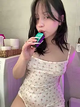 YourLittleDevil webcam