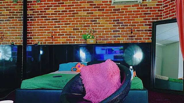 BlueEyesDesire webcam