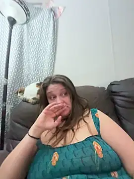 Webcam Model (IvanaPlenty)  is live.Free join now!