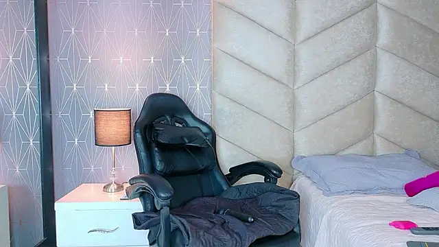 samiradoll - Samiradoll's free webcam - UK Sex Cams