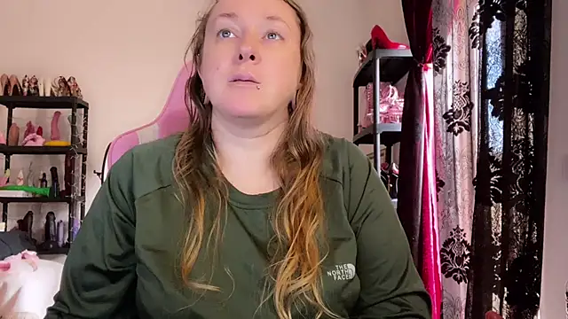 kisicaxx - Kisicaxx's free webcam - UK Sex Cams