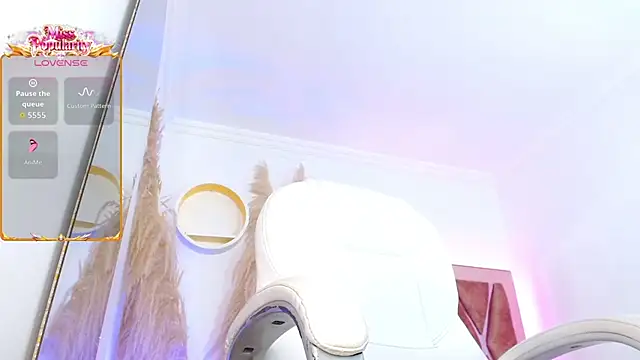 Aurora_Brownn webcam