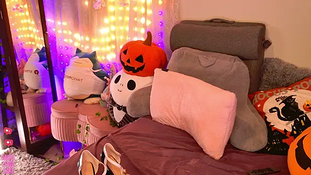 Angel-Lewd-Cake webcam