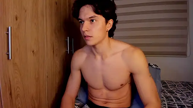 mastrangelo_xxx - Mastrangelo_xxx's free webcam - UK Sex Cams