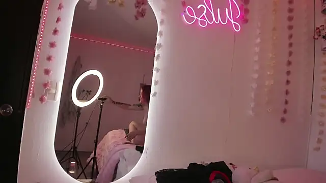 julse__ - Julse__'s free webcam - UK Sex Cams