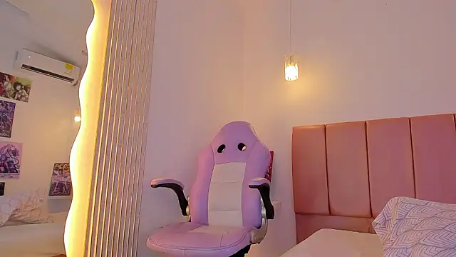 emily__walker webcam