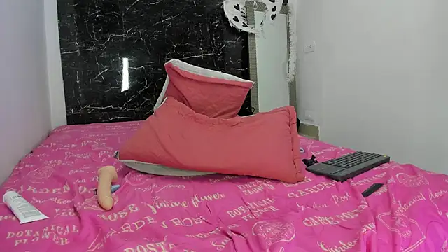 Skarleth_queen webcam