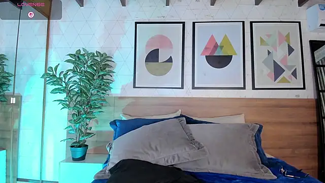 miakay1 (F teen) - i play with my domi