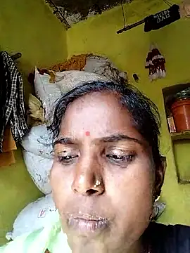 Julilodhi8695 webcam