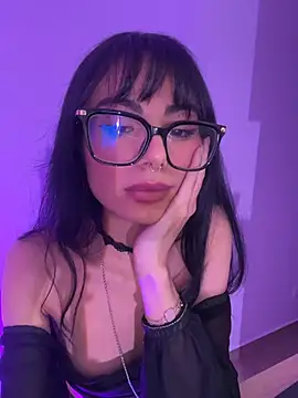 _Lucycherry webcam