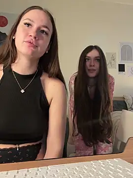 MayaGlow Live Webcam on Stripchat