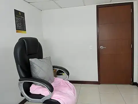 Aisha_hotts777 webcam