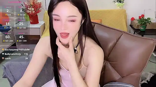 lisa-295188 (F milf) - 换一件性感衣服