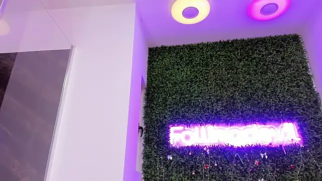 realhotfallingdevil (F young) - make it rain ! squirting @goal