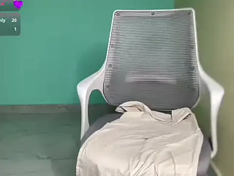 classy_kritii webcam