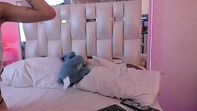 Darlyn_tenderhot__ webcam