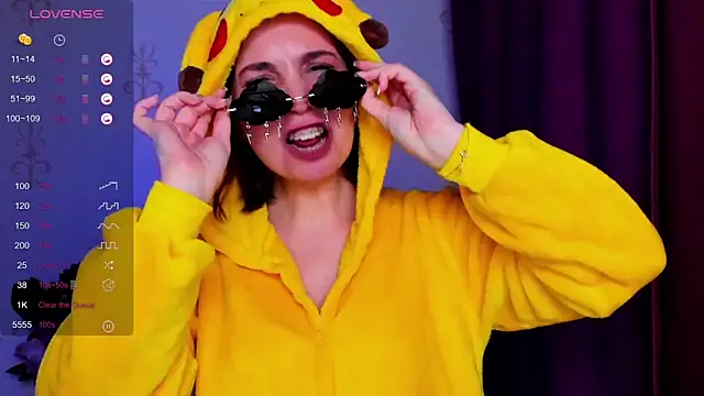 KindHazelHere_ webcam