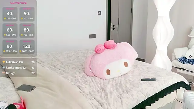 schoolgirl-nurse webcam