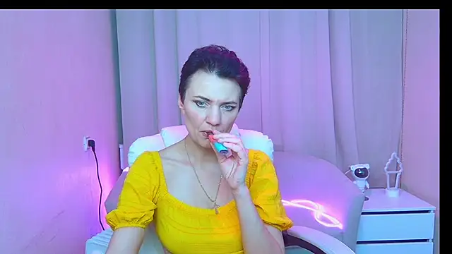 avasaturnian - AvaSaturnian's free webcam - UK Sex Cams